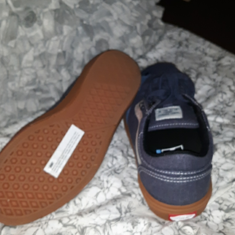 Vans - Picture 2 of 3